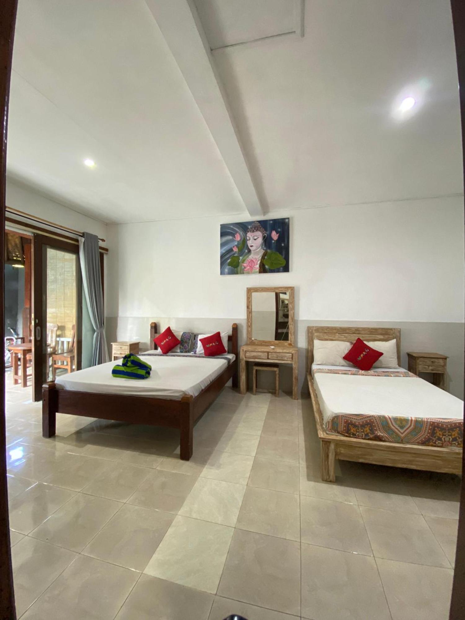 Coconut Beach Bungalows & Warung 2 Αμέντ Εξωτερικό φωτογραφία